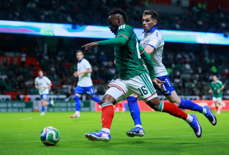 Mexico gặp khó trước Nam Phi
