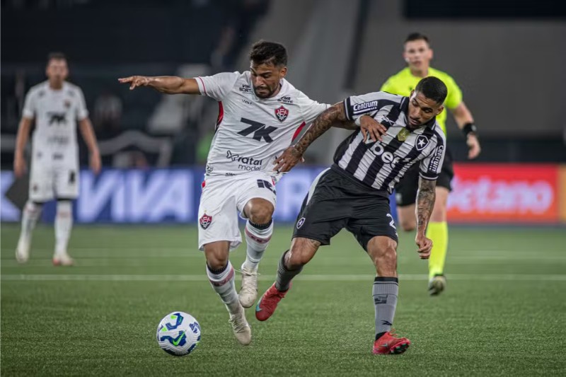 Botafogo gặp khó trước Vitoria