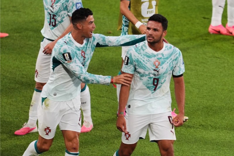 Khoảnh khắc người hùng Ramos xuất hiện đúng lúc